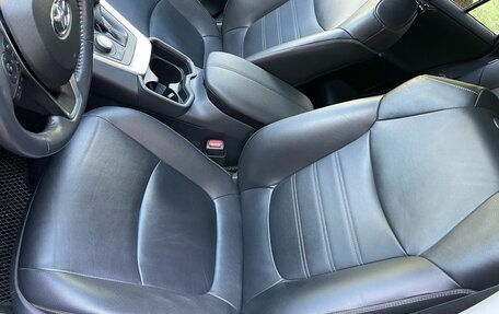 Toyota RAV4, 2019 год, 2 800 000 рублей, 30 фотография