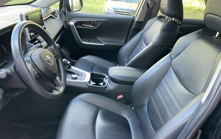 Toyota RAV4, 2019 год, 2 800 000 рублей, 27 фотография