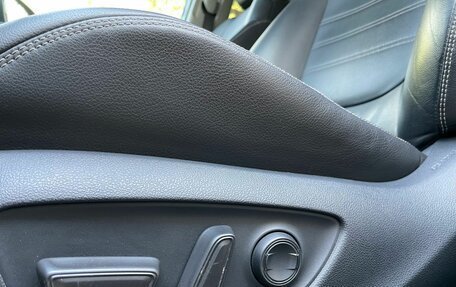 Toyota RAV4, 2019 год, 2 800 000 рублей, 34 фотография
