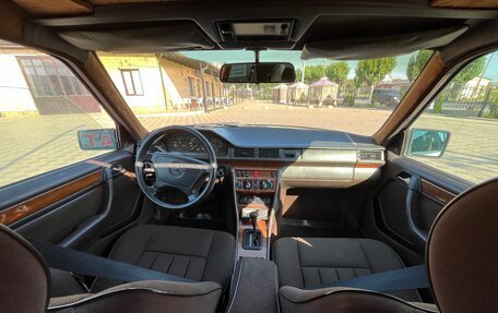 Mercedes-Benz E-Класс, 1995 год, 650 000 рублей, 13 фотография