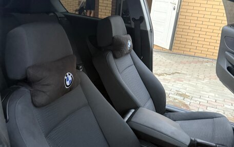 BMW 1 серия, 2011 год, 1 100 000 рублей, 24 фотография