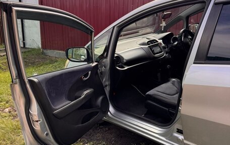 Honda Fit III, 2010 год, 650 000 рублей, 10 фотография