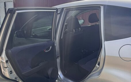 Honda Fit III, 2010 год, 650 000 рублей, 7 фотография