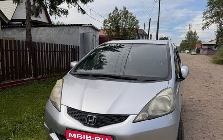 Honda Fit III, 2010 год, 650 000 рублей, 1 фотография