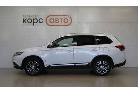 Mitsubishi Outlander III рестайлинг 3, 2018 год, 1 698 000 рублей, 2 фотография