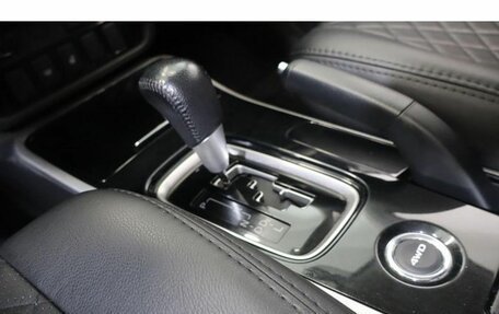 Mitsubishi Outlander III рестайлинг 3, 2018 год, 1 698 000 рублей, 12 фотография