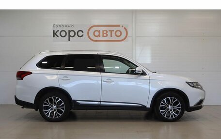 Mitsubishi Outlander III рестайлинг 3, 2018 год, 1 698 000 рублей, 4 фотография