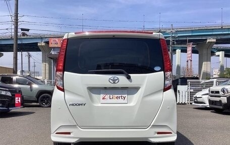 Toyota Roomy I, 2022 год, 735 000 рублей, 4 фотография