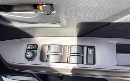 Toyota Roomy I, 2022 год, 735 000 рублей, 18 фотография