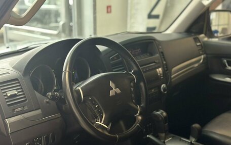 Mitsubishi Pajero IV, 2011 год, 2 000 000 рублей, 15 фотография