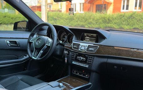 Mercedes-Benz E-Класс, 2015 год, 1 750 000 рублей, 32 фотография