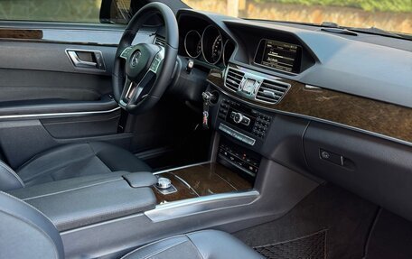 Mercedes-Benz E-Класс, 2015 год, 1 750 000 рублей, 33 фотография