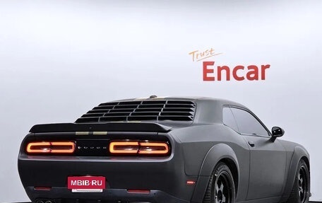 Dodge Challenger III рестайлинг 2, 2020 год, 3 300 333 рублей, 2 фотография