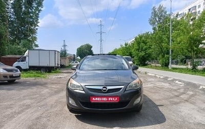 Opel Astra J, 2011 год, 740 000 рублей, 1 фотография