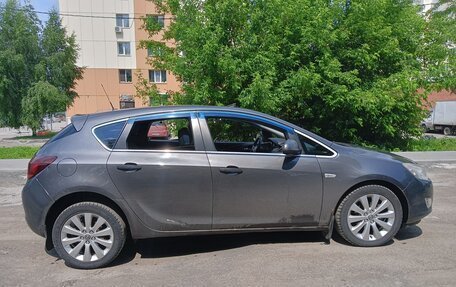Opel Astra J, 2011 год, 740 000 рублей, 6 фотография
