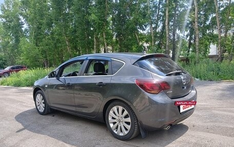 Opel Astra J, 2011 год, 740 000 рублей, 3 фотография