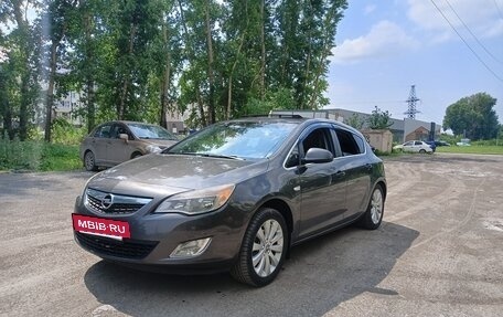 Opel Astra J, 2011 год, 740 000 рублей, 2 фотография