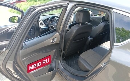 Opel Astra J, 2011 год, 740 000 рублей, 11 фотография