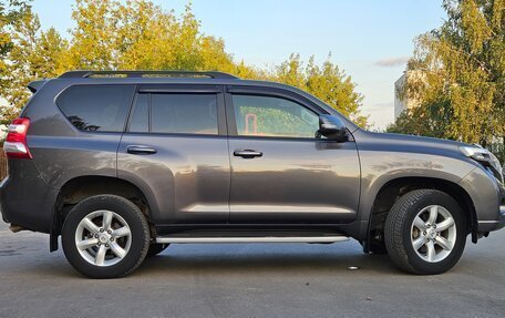 Toyota Land Cruiser Prado 150 рестайлинг 2, 2016 год, 3 500 000 рублей, 3 фотография