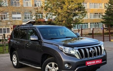Toyota Land Cruiser Prado 150 рестайлинг 2, 2016 год, 3 500 000 рублей, 2 фотография