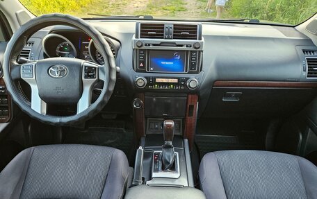 Toyota Land Cruiser Prado 150 рестайлинг 2, 2016 год, 3 500 000 рублей, 9 фотография