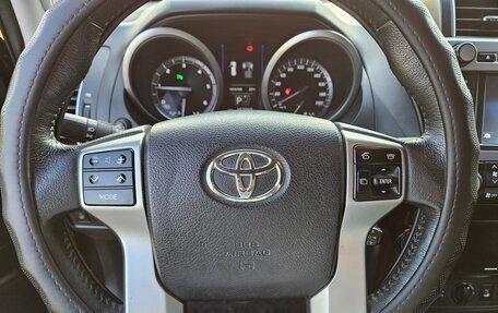 Toyota Land Cruiser Prado 150 рестайлинг 2, 2016 год, 3 500 000 рублей, 11 фотография
