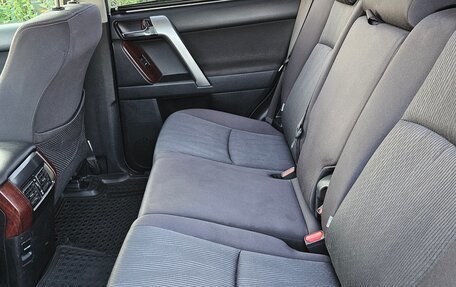 Toyota Land Cruiser Prado 150 рестайлинг 2, 2016 год, 3 500 000 рублей, 19 фотография