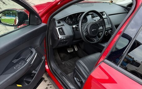 Jaguar E-Pace, 2018 год, 3 050 000 рублей, 18 фотография