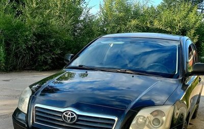 Toyota Avensis III рестайлинг, 2003 год, 740 000 рублей, 1 фотография