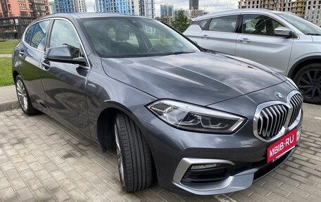 BMW 1 серия, 2019 год, 2 250 000 рублей, 10 фотография
