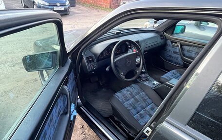 Mercedes-Benz C-Класс, 1996 год, 450 000 рублей, 9 фотография