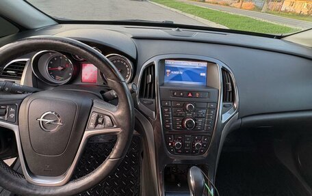 Opel Astra J, 2013 год, 1 050 000 рублей, 1 фотография