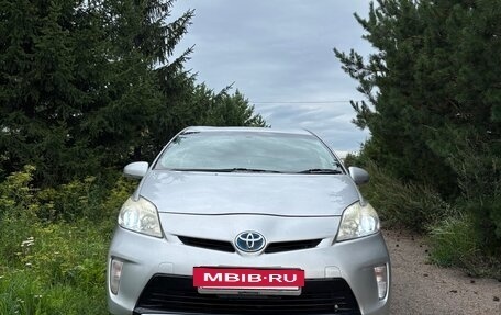 Toyota Prius, 2012 год, 1 100 000 рублей, 2 фотография
