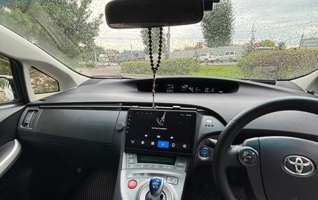 Toyota Prius, 2012 год, 1 100 000 рублей, 13 фотография
