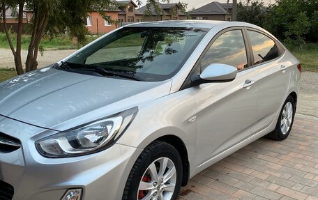Hyundai Solaris II рестайлинг, 2011 год, 685 000 рублей, 4 фотография