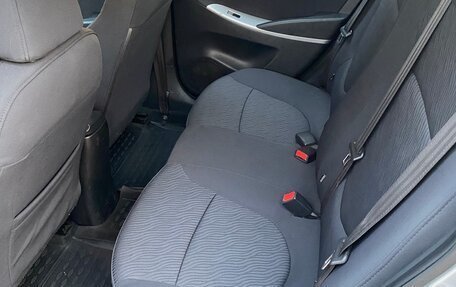 Hyundai Solaris II рестайлинг, 2011 год, 685 000 рублей, 14 фотография