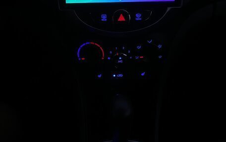 Hyundai Solaris II рестайлинг, 2011 год, 685 000 рублей, 16 фотография