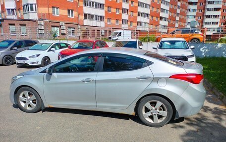 Hyundai Elantra V, 2012 год, 580 000 рублей, 2 фотография