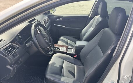Toyota Camry, 2015 год, 1 900 000 рублей, 10 фотография