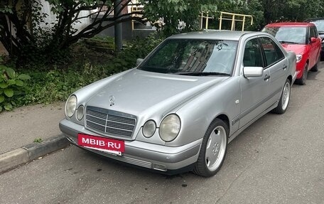 Mercedes-Benz E-Класс, 1997 год, 795 000 рублей, 2 фотография