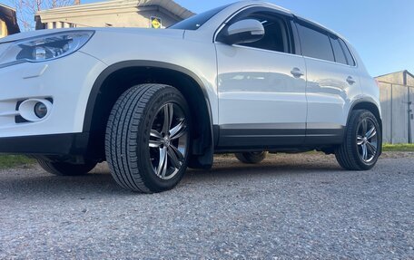 Volkswagen Tiguan I, 2010 год, 2 200 000 рублей, 4 фотография