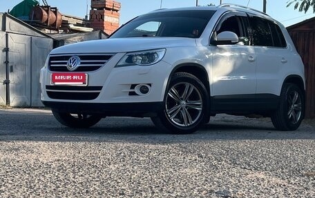 Volkswagen Tiguan I, 2010 год, 2 200 000 рублей, 2 фотография