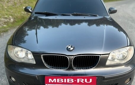 BMW 1 серия, 2005 год, 590 000 рублей, 2 фотография