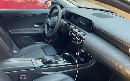 Mercedes-Benz CLA, 2019 год, 2 450 000 рублей, 4 фотография