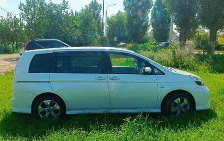 Toyota ISis I, 2014 год, 1 350 000 рублей, 15 фотография