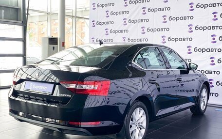 Skoda Superb III рестайлинг, 2015 год, 1 780 000 рублей, 3 фотография