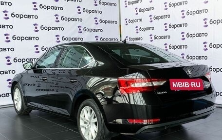 Skoda Superb III рестайлинг, 2015 год, 1 780 000 рублей, 4 фотография