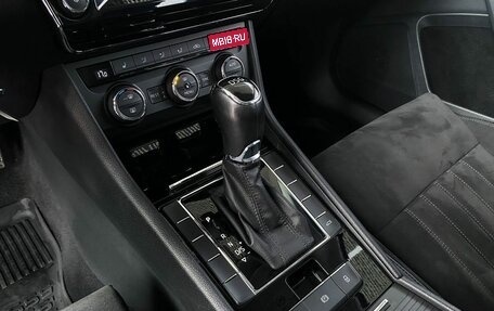 Skoda Superb III рестайлинг, 2015 год, 1 780 000 рублей, 10 фотография