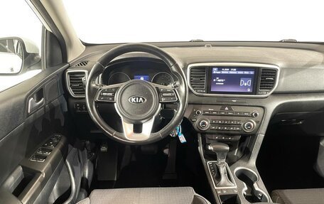 KIA Sportage IV рестайлинг, 2020 год, 2 199 000 рублей, 14 фотография