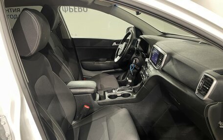 KIA Sportage IV рестайлинг, 2020 год, 2 199 000 рублей, 15 фотография